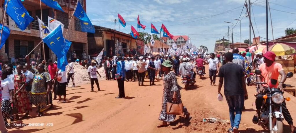 Sud-Ubangi : marche de soutien au président Félix Tshisekedi pour la reconduction de trois ministres dans le gouvernement Suminwa II