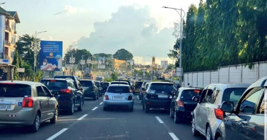 Kinshasa : fini le stationnement anarchique devant les écoles de l’avenue Colonel Monjiba